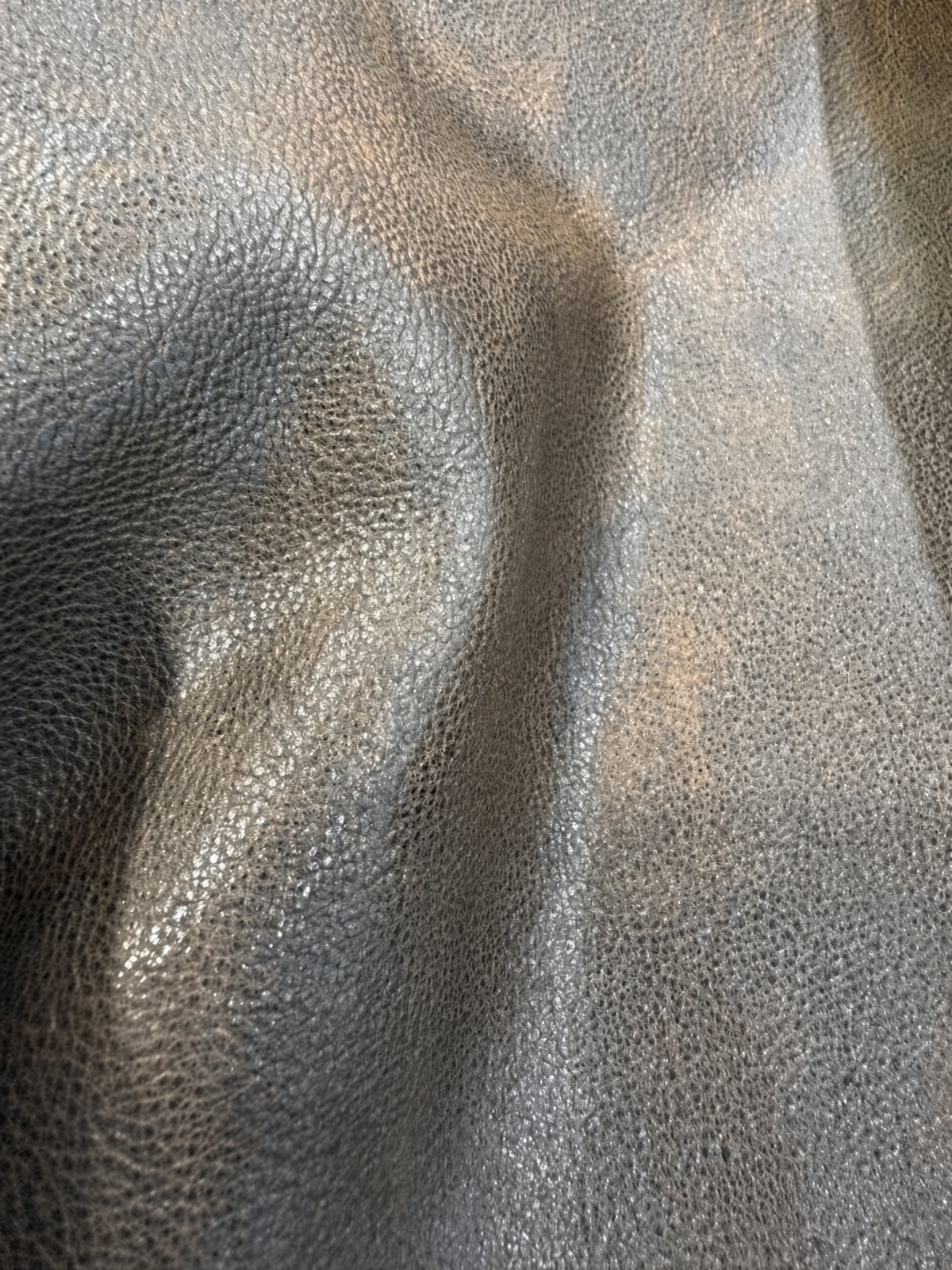 Two-toned pebble leather